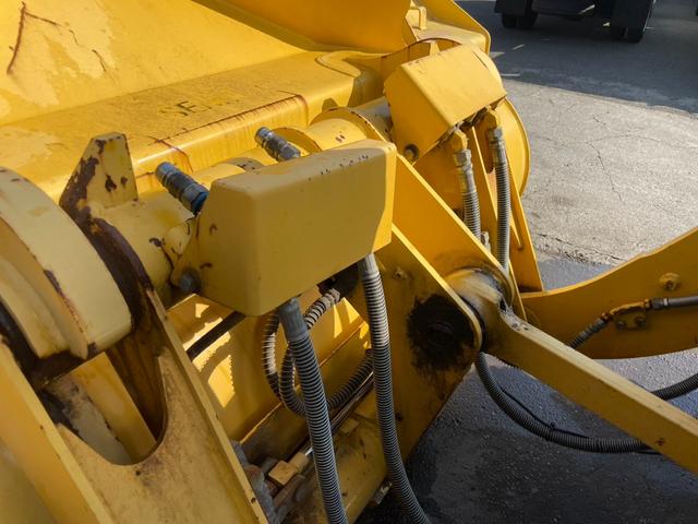 日本 　コマツ　ＷＡ１００－６Ｙ　１．３立米　大型タイヤショベル　ワンタッチカプラ　ノーマルバケット付き　スパイクタイヤ装着　エアコン（32枚目）