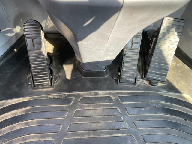 日本 　コマツ　ＷＡ１００－６Ｙ　１．３立米　大型タイヤショベル　ワンタッチカプラ　ノーマルバケット付き　スパイクタイヤ装着　エアコン（50枚目）