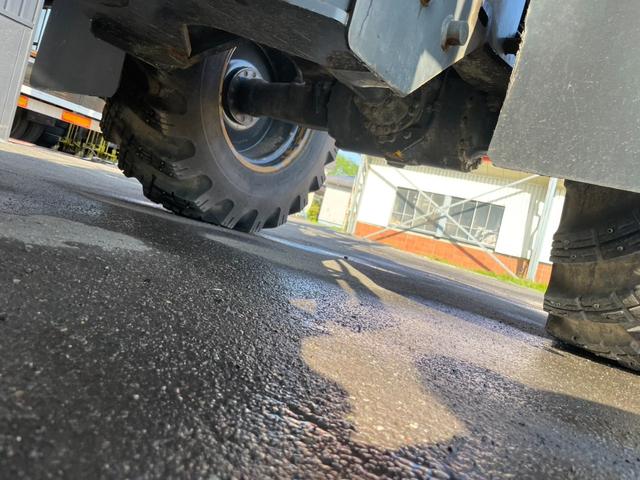 日本 　コマツ　ＷＡ１００－６Ｙ　１．３立米　大型タイヤショベル　ワンタッチカプラ　ノーマルバケット付き　スパイクタイヤ装着　エアコン（72枚目）