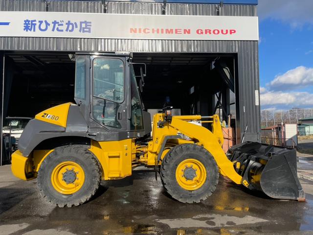 日本 日立ZW80S-5B 令和3年(2021)年式 0.9立米 バケット幅198cm 使用時間2010時間 ダブルヒーター スパイクタイヤ 車検令和9年10月(7枚目)