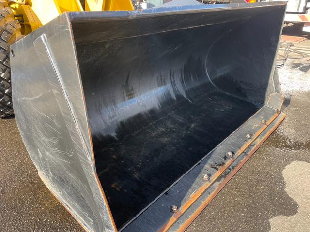 日本 日立ZW80S-5B 令和3年(2021)年式 0.9立米 バケット幅198cm 使用時間2010時間 ダブルヒーター スパイクタイヤ 車検令和9年10月(11枚目)