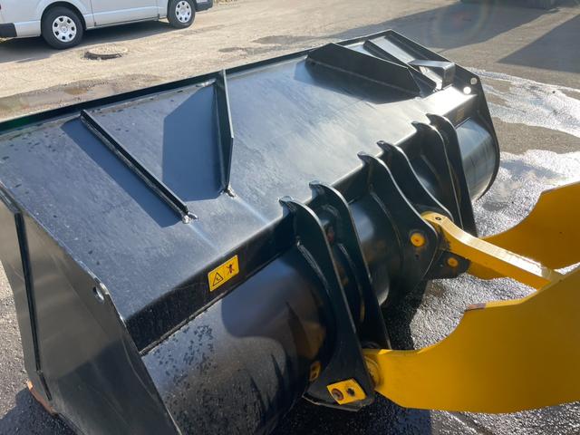 日本 日立ZW80S-5B 令和3年(2021)年式 0.9立米 バケット幅198cm 使用時間2010時間 ダブルヒーター スパイクタイヤ 車検令和9年10月(15枚目)