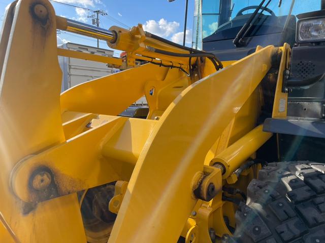 日本 日立ZW80S-5B 令和3年(2021)年式 0.9立米 バケット幅198cm 使用時間2010時間 ダブルヒーター スパイクタイヤ 車検令和9年10月(16枚目)