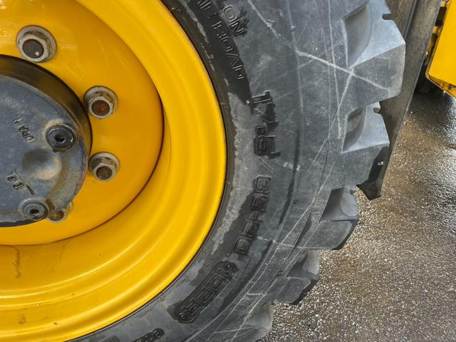 日本 日立ZW80S-5B 令和3年(2021)年式 0.9立米 バケット幅198cm 使用時間2010時間 ダブルヒーター スパイクタイヤ 車検令和9年10月(21枚目)