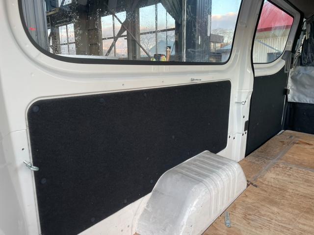 NV350キャラバンバン 平成26(2014)年式 車検1年付 フル装備 スノーモードスイッチ キーレス ABS ETC ディーゼル 切替4WD オートマ ホワイト(28枚目)