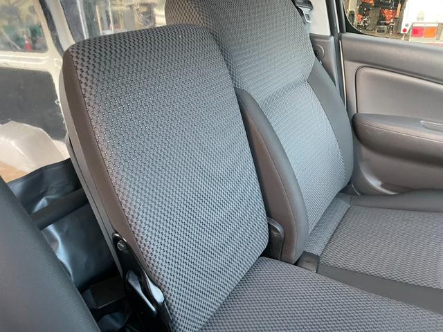 NV350キャラバンバン 平成26(2014)年式 車検1年付 フル装備 スノーモードスイッチ キーレス ABS ETC ディーゼル 切替4WD オートマ ホワイト(42枚目)