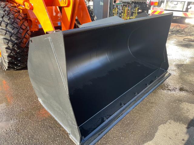 日本 日立 ZW80S-5B 0.9立米 バケット幅199cm スノースパイクタイヤ ダブルヒーター 車検令和9年11月 ディーゼル(13枚目)