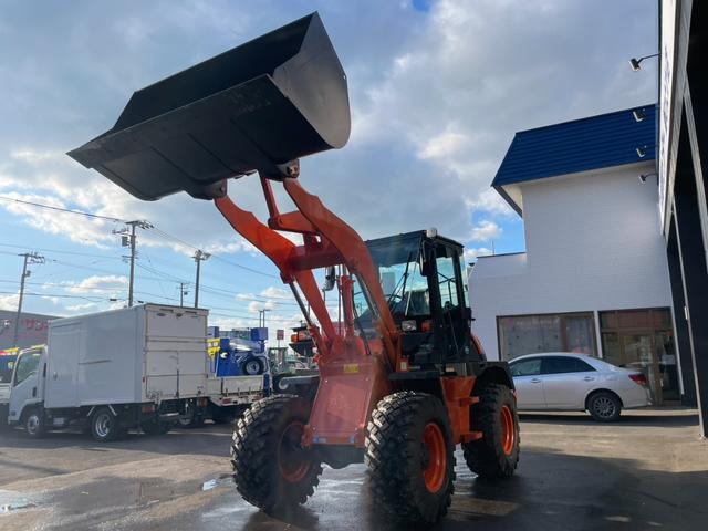 日本 日立 ZW80S-5B 0.9立米 バケット幅199cm スノースパイクタイヤ ダブルヒーター 車検令和9年11月 ディーゼル(63枚目)