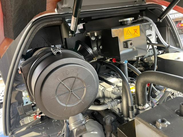 日本 日立 ZW80S-5B 0.9立米 バケット幅199cm スノースパイクタイヤ ダブルヒーター 車検令和9年11月 ディーゼル(73枚目)