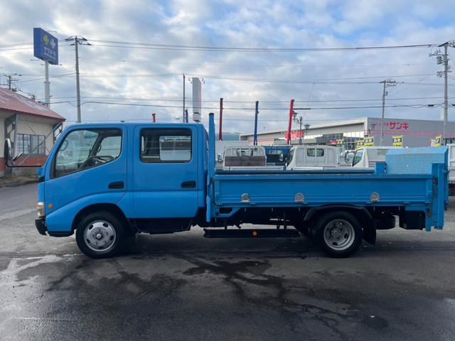 ダイナトラック 　２トンＷキャブロング　新明和　垂直パワーゲート　パワステ　エアコン　５ＭＴ　車検１年付　走行１３．９万キロ　荷台３ｍ３０ｃｍ×１ｍ８０ｃｍ（3枚目）