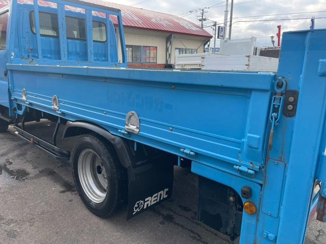 ダイナトラック 　２トンＷキャブロング　新明和　垂直パワーゲート　パワステ　エアコン　５ＭＴ　車検１年付　走行１３．９万キロ　荷台３ｍ３０ｃｍ×１ｍ８０ｃｍ（13枚目）