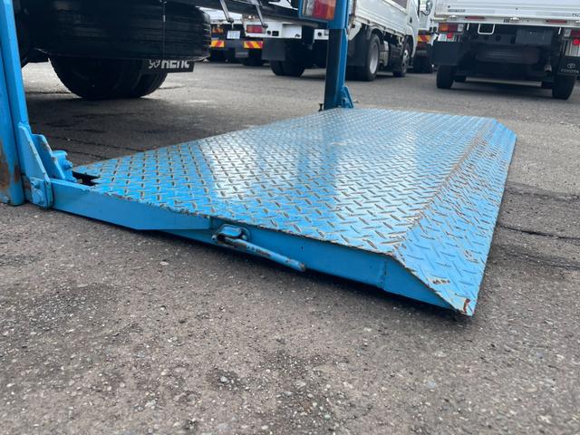 ダイナトラック 　２トンＷキャブロング　新明和　垂直パワーゲート　パワステ　エアコン　５ＭＴ　車検１年付　走行１３．９万キロ　荷台３ｍ３０ｃｍ×１ｍ８０ｃｍ（27枚目）