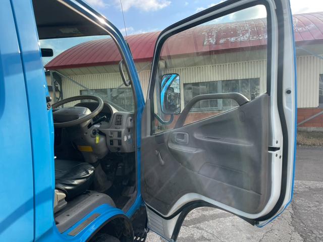ダイナトラック 　２トンＷキャブロング　新明和　垂直パワーゲート　パワステ　エアコン　５ＭＴ　車検１年付　走行１３．９万キロ　荷台３ｍ３０ｃｍ×１ｍ８０ｃｍ（38枚目）