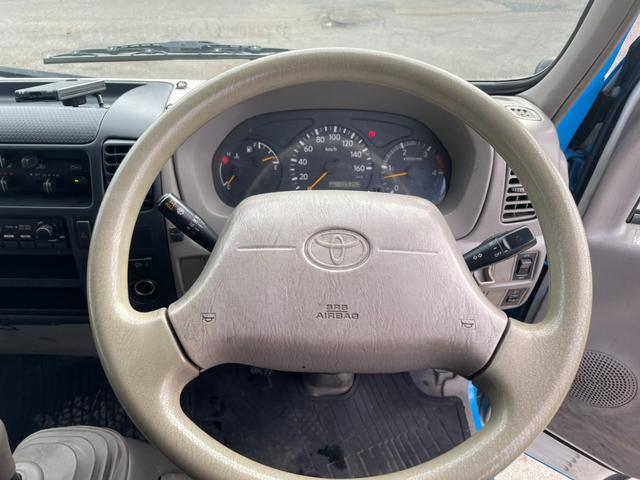 ダイナトラック 　２トンＷキャブロング　新明和　垂直パワーゲート　パワステ　エアコン　５ＭＴ　車検１年付　走行１３．９万キロ　荷台３ｍ３０ｃｍ×１ｍ８０ｃｍ（47枚目）