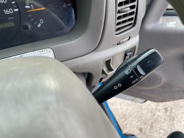 ダイナトラック 　２トンＷキャブロング　新明和　垂直パワーゲート　パワステ　エアコン　５ＭＴ　車検１年付　走行１３．９万キロ　荷台３ｍ３０ｃｍ×１ｍ８０ｃｍ（50枚目）