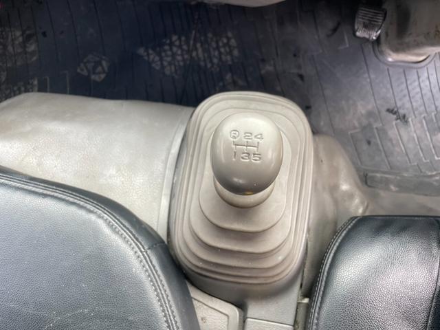 ダイナトラック 　２トンＷキャブロング　新明和　垂直パワーゲート　パワステ　エアコン　５ＭＴ　車検１年付　走行１３．９万キロ　荷台３ｍ３０ｃｍ×１ｍ８０ｃｍ（53枚目）