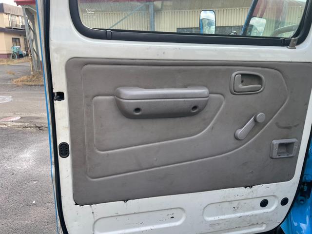 ダイナトラック 　２トンＷキャブロング　新明和　垂直パワーゲート　パワステ　エアコン　５ＭＴ　車検１年付　走行１３．９万キロ　荷台３ｍ３０ｃｍ×１ｍ８０ｃｍ（59枚目）