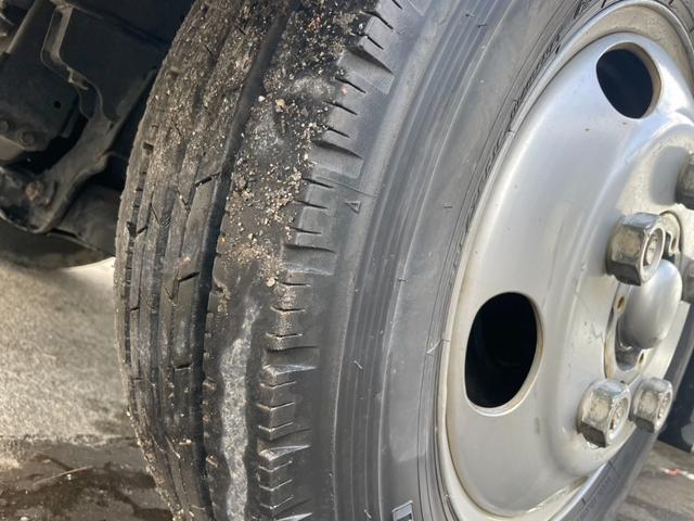 ダイナトラック 　２トンＷキャブロング　新明和　垂直パワーゲート　パワステ　エアコン　５ＭＴ　車検１年付　走行１３．９万キロ　荷台３ｍ３０ｃｍ×１ｍ８０ｃｍ（63枚目）