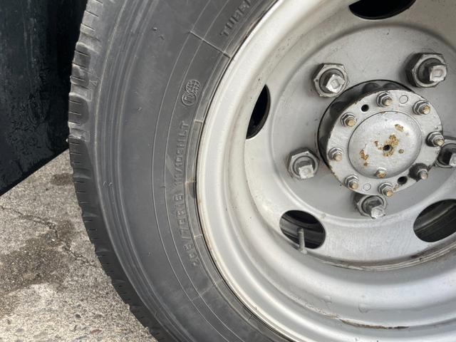 ダイナトラック 　２トンＷキャブロング　新明和　垂直パワーゲート　パワステ　エアコン　５ＭＴ　車検１年付　走行１３．９万キロ　荷台３ｍ３０ｃｍ×１ｍ８０ｃｍ（64枚目）