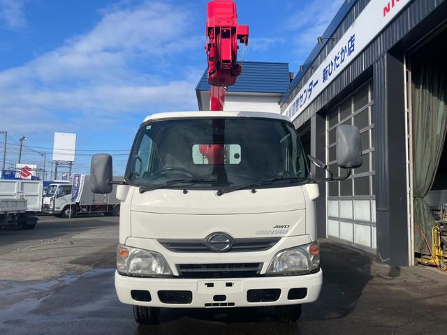 デュトロ 　２トン３段クレーン　ラジコン　４ＷＤ　フル装備　５ＭＴ　エコモード　アシストアイドル　ＡＢＳ　エアバック　ディーゼル　荷台３ｍ４７ｃｍ×１ｍ６９ｃｍ（9枚目）