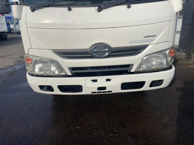 デュトロ 　２トン３段クレーン　ラジコン　４ＷＤ　フル装備　５ＭＴ　エコモード　アシストアイドル　ＡＢＳ　エアバック　ディーゼル　荷台３ｍ４７ｃｍ×１ｍ６９ｃｍ（10枚目）
