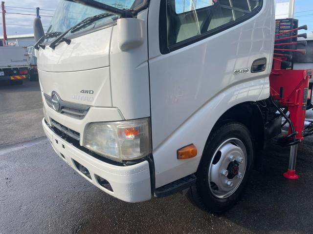 デュトロ 　２トン３段クレーン　ラジコン　４ＷＤ　フル装備　５ＭＴ　エコモード　アシストアイドル　ＡＢＳ　エアバック　ディーゼル　荷台３ｍ４７ｃｍ×１ｍ６９ｃｍ（12枚目）