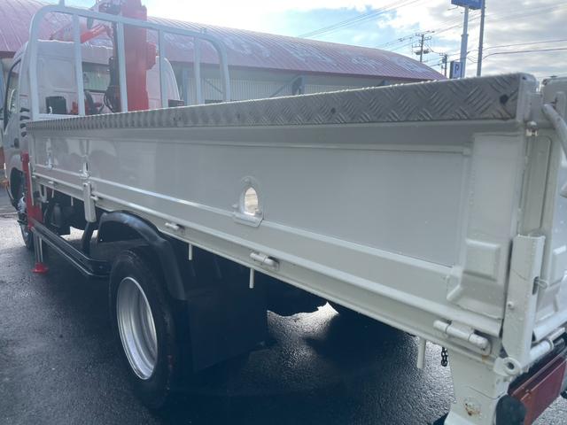 デュトロ 　２トン３段クレーン　ラジコン　４ＷＤ　フル装備　５ＭＴ　エコモード　アシストアイドル　ＡＢＳ　エアバック　ディーゼル　荷台３ｍ４７ｃｍ×１ｍ６９ｃｍ（14枚目）