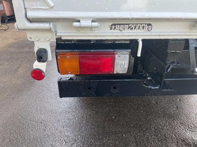 デュトロ 　２トン３段クレーン　ラジコン　４ＷＤ　フル装備　５ＭＴ　エコモード　アシストアイドル　ＡＢＳ　エアバック　ディーゼル　荷台３ｍ４７ｃｍ×１ｍ６９ｃｍ（17枚目）