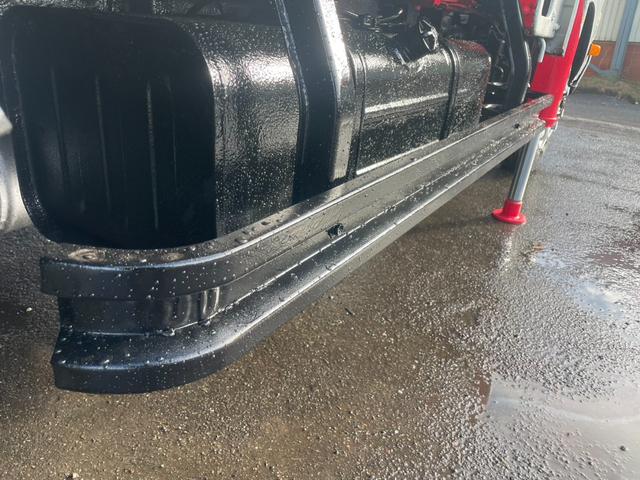 デュトロ 　２トン３段クレーン　ラジコン　４ＷＤ　フル装備　５ＭＴ　エコモード　アシストアイドル　ＡＢＳ　エアバック　ディーゼル　荷台３ｍ４７ｃｍ×１ｍ６９ｃｍ（23枚目）