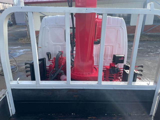 デュトロ 　２トン３段クレーン　ラジコン　４ＷＤ　フル装備　５ＭＴ　エコモード　アシストアイドル　ＡＢＳ　エアバック　ディーゼル　荷台３ｍ４７ｃｍ×１ｍ６９ｃｍ（28枚目）