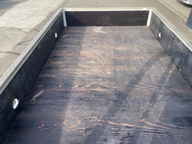 デュトロ 　２トン３段クレーン　ラジコン　４ＷＤ　フル装備　５ＭＴ　エコモード　アシストアイドル　ＡＢＳ　エアバック　ディーゼル　荷台３ｍ４７ｃｍ×１ｍ６９ｃｍ（29枚目）