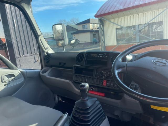 デュトロ 　２トン３段クレーン　ラジコン　４ＷＤ　フル装備　５ＭＴ　エコモード　アシストアイドル　ＡＢＳ　エアバック　ディーゼル　荷台３ｍ４７ｃｍ×１ｍ６９ｃｍ（47枚目）