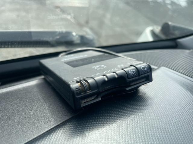 デュトロ 　２トン３段クレーン　ラジコン　４ＷＤ　フル装備　５ＭＴ　エコモード　アシストアイドル　ＡＢＳ　エアバック　ディーゼル　荷台３ｍ４７ｃｍ×１ｍ６９ｃｍ（57枚目）