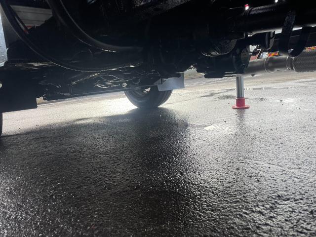 デュトロ 　２トン３段クレーン　ラジコン　４ＷＤ　フル装備　５ＭＴ　エコモード　アシストアイドル　ＡＢＳ　エアバック　ディーゼル　荷台３ｍ４７ｃｍ×１ｍ６９ｃｍ（64枚目）