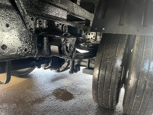 デュトロ 　２トン３段クレーン　ラジコン　４ＷＤ　フル装備　５ＭＴ　エコモード　アシストアイドル　ＡＢＳ　エアバック　ディーゼル　荷台３ｍ４７ｃｍ×１ｍ６９ｃｍ（67枚目）