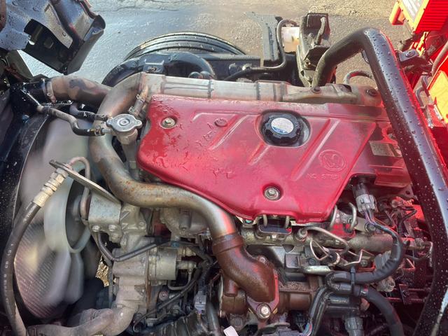 デュトロ 　２トン３段クレーン　ラジコン　４ＷＤ　フル装備　５ＭＴ　エコモード　アシストアイドル　ＡＢＳ　エアバック　ディーゼル　荷台３ｍ４７ｃｍ×１ｍ６９ｃｍ（70枚目）