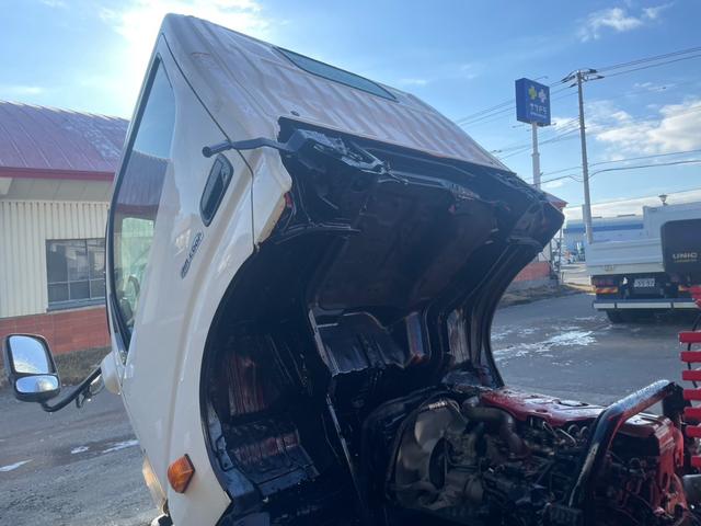 デュトロ 　２トン３段クレーン　ラジコン　４ＷＤ　フル装備　５ＭＴ　エコモード　アシストアイドル　ＡＢＳ　エアバック　ディーゼル　荷台３ｍ４７ｃｍ×１ｍ６９ｃｍ（72枚目）