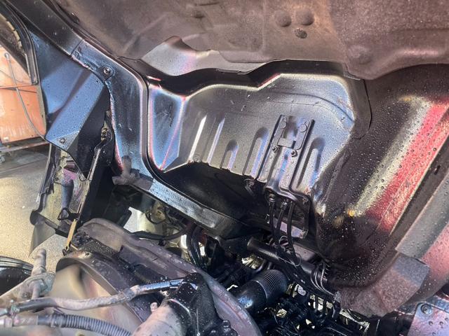 デュトロ 　２トン３段クレーン　ラジコン　４ＷＤ　フル装備　５ＭＴ　エコモード　アシストアイドル　ＡＢＳ　エアバック　ディーゼル　荷台３ｍ４７ｃｍ×１ｍ６９ｃｍ（76枚目）