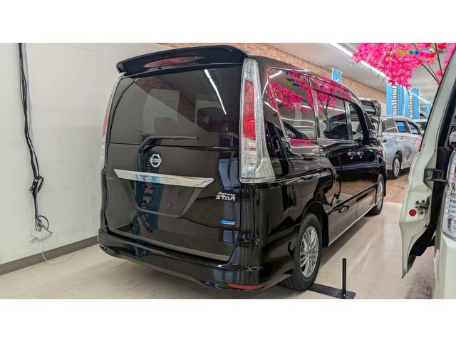 セレナ ハイウェイスター　Ｖセレクション　４ＷＤ　１年保証付　社外８インチナビ　両側パワースライド　アイドリングストップ　フルセグＴＶ　ＥＴＣ　社外シートカバー　バックカメラ　オートエアコン　クルーズコントロール（6枚目）