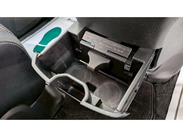 セレナ ハイウェイスター　４ＷＤ　１年保証付　純正ナビ　後席モニター　バックカメラ　両側パワースライド　純正エンジンスターター　フルセグＴＶ　ドラレコ　クルーズコントロール　オートライト　オートエアコン（3枚目）