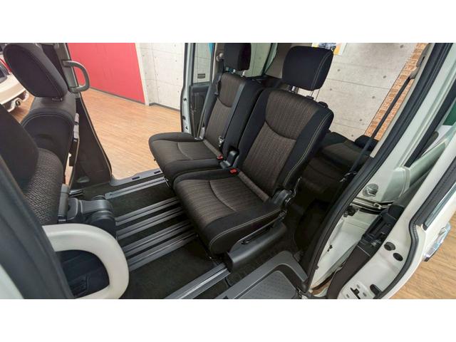 セレナ ハイウェイスター　４ＷＤ　１年保証付　純正ナビ　後席モニター　バックカメラ　両側パワースライド　純正エンジンスターター　フルセグＴＶ　ドラレコ　クルーズコントロール　オートライト　オートエアコン（5枚目）