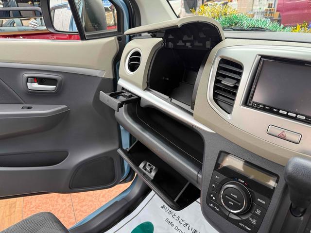 ワゴンＲ ＦＸリミテッド　４ＷＤ　バックカメラ　ナビ　ＴＶ　スマートキー　アイドリングストップ　電動格納ミラー　シートヒーター　ベンチシート　ＣＶＴ　盗難防止システム　ＡＢＳ　ＣＤ　アルミホイール　衝突安全ボディ　エアコン（9枚目）