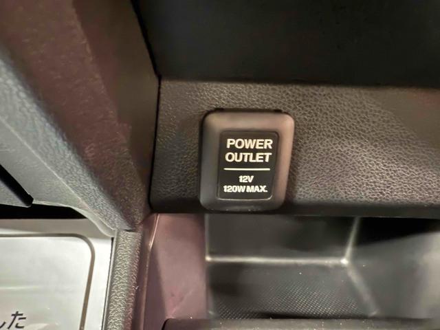 フィット Ｌ　４ＷＤ　ＥＴＣ　アルミホイール　ＨＩＤ　スマートキー　電動格納ミラー　ＡＴ　盗難防止システム　衝突安全ボディ　ＡＢＳ　ＣＤ　ミュージックプレイヤー接続可　エアコン　パワーステアリング　パワーウィンドウ（33枚目）