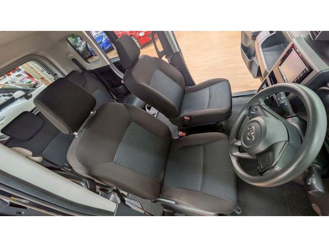 ルーミー Ｘ　４ＷＤ　１年保証付　寒冷地仕様　純正ＳＤナビ　バックカメラ　アイドリングストップ　片側パワースライドドア　スマートアシスト（2枚目）