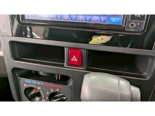 ルーミー Ｘ　４ＷＤ　１年保証付　寒冷地仕様　純正ＳＤナビ　バックカメラ　アイドリングストップ　片側パワースライドドア　スマートアシスト（15枚目）