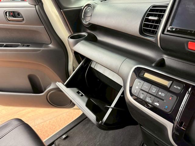 Ｎ－ＢＯＸ Ｇ　ＳＳパッケージ　４ＷＤ　１年保証付　寒冷地仕様　社外ナビ　両側パワースライド　社外エンジンスターター　フルセグＴＶ　オートエアコン　ライトレベライザー　純正１４インチＡＷ（3枚目）