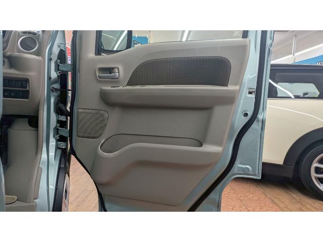 エブリイワゴン ＪＰターボ　４ＷＤ　１年保証付　ハイルーフ　社外ナビ　フルセグＴＶ　両側スライド☆シートヒーター　オートエアコン　ライトレベライザー　リアヒーター（9枚目）