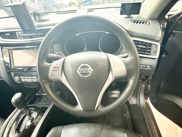 エクストレイル ２０Ｓ　エマージェンシーブレーキパッケージ　４ＷＤ　１年保証付　社外ナビ　バックカメラ　レザーシート　切替４ＷＤ　フルセグＴＶ　ＬＥＤヘッドライト　エマージェンシーブレーキ　純正エンジンスターター　プッシュスタート（5枚目）