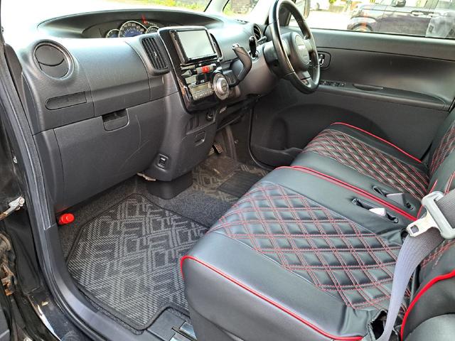 タント カスタムＲＳ　４ＷＤ　ターボ　電動スライドドア　ナビ　バックカメラ　スマートキー（39枚目）