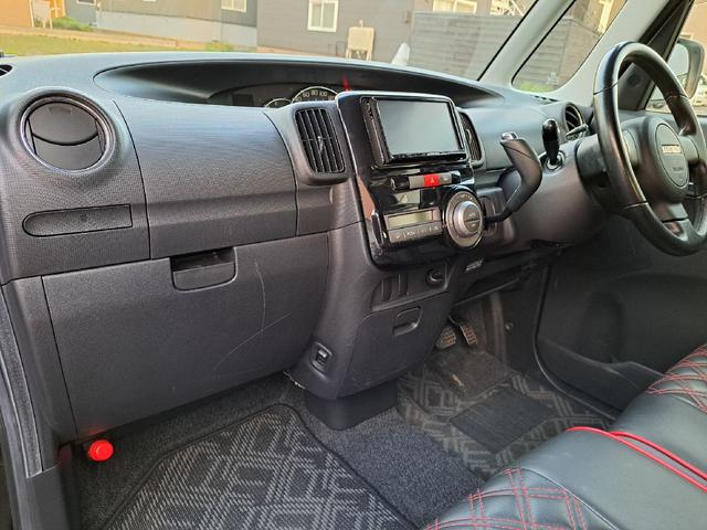 タント カスタムＲＳ　４ＷＤ　ターボ　電動スライドドア　ナビ　バックカメラ　スマートキー（40枚目）